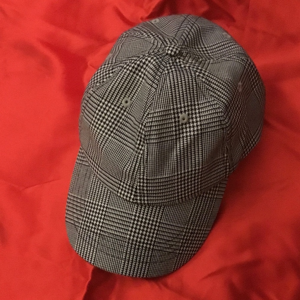 Baseball cap hat Empyre black and white